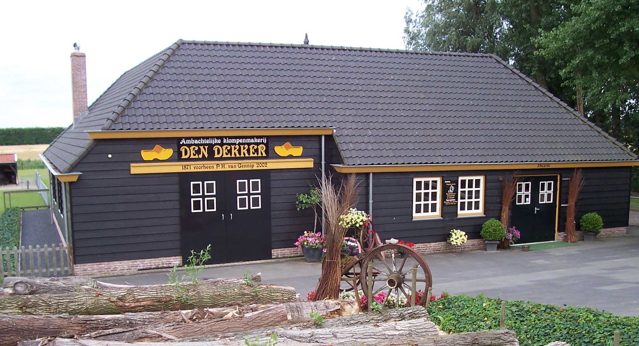 klompenmakerij-den-dekker-dussen